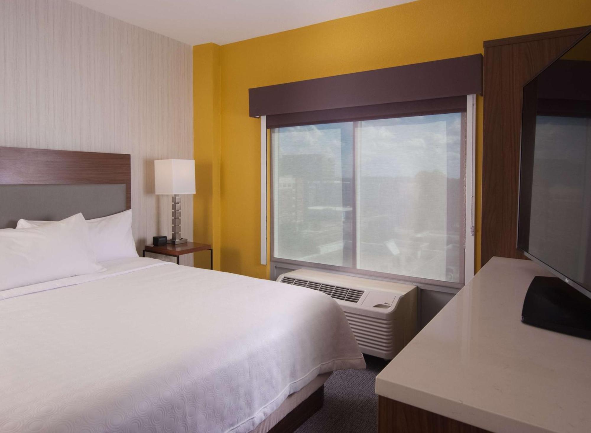 Home2 Suites By Hilton Atlanta Perimeter Center Дънууди Екстериор снимка