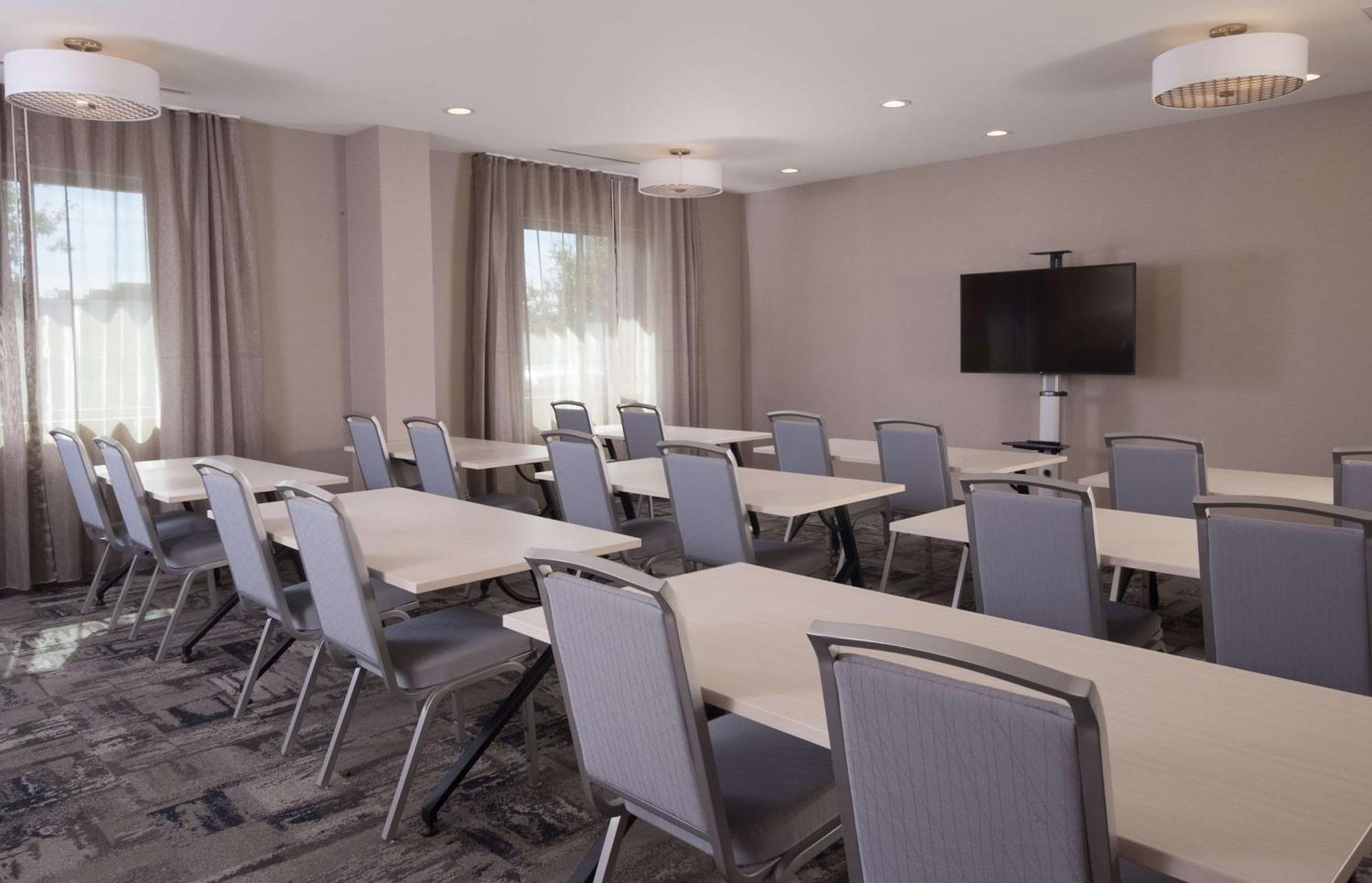 Home2 Suites By Hilton Atlanta Perimeter Center Дънууди Екстериор снимка